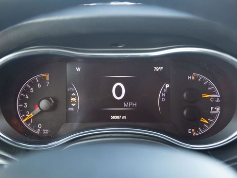 Used 2021 Jeep Grand Cherokee Laredo image 12