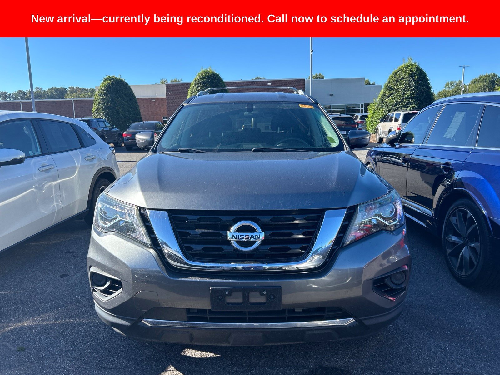 Used 2020 Nissan Pathfinder S AWD/4WD image 1
