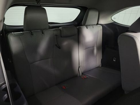 Used 2021 Toyota Highlander LE image 16
