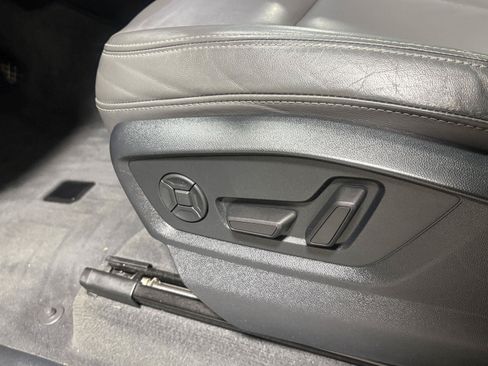 Used 2019 Audi Q8 Premium AWD/4WD image 32