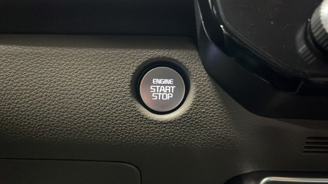 Used 2026 Kia Carnival SX FWD image 23