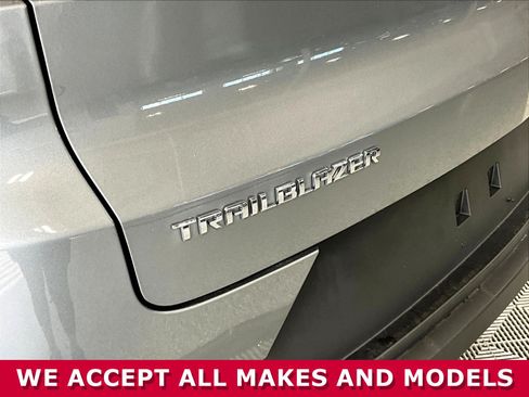 Used 2024 Chevrolet TrailBlazer LS FWD image 21