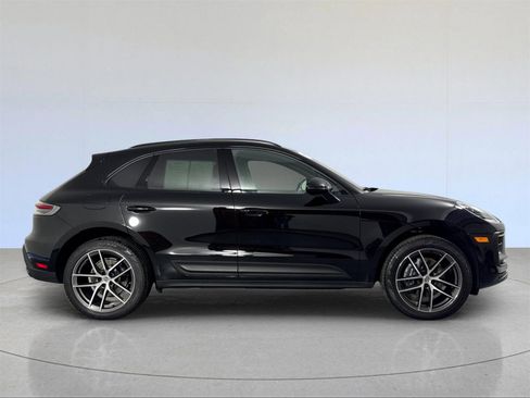 Used 2025 Porsche Macan image 9