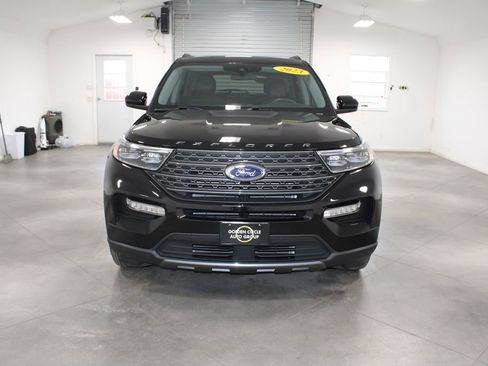 Used 2023 Ford Explorer XLT w/ Equipment Group 202A image 3