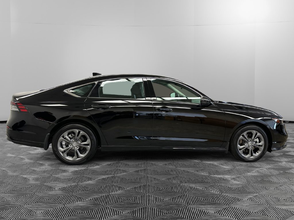Used 2025 Honda Accord EX-L image 6