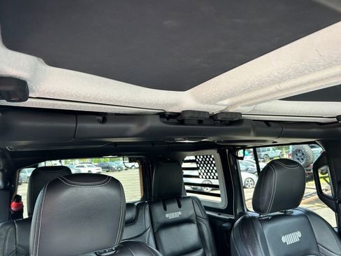 Used 2018 Jeep Wrangler Unlimited Rubicon AWD/4WD image 28
