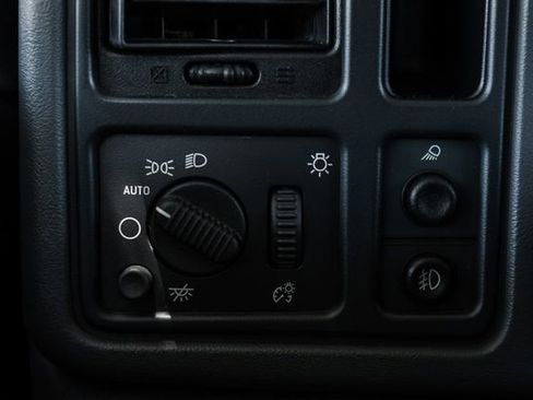 Used 2004 Chevrolet Avalanche 2WD image 62