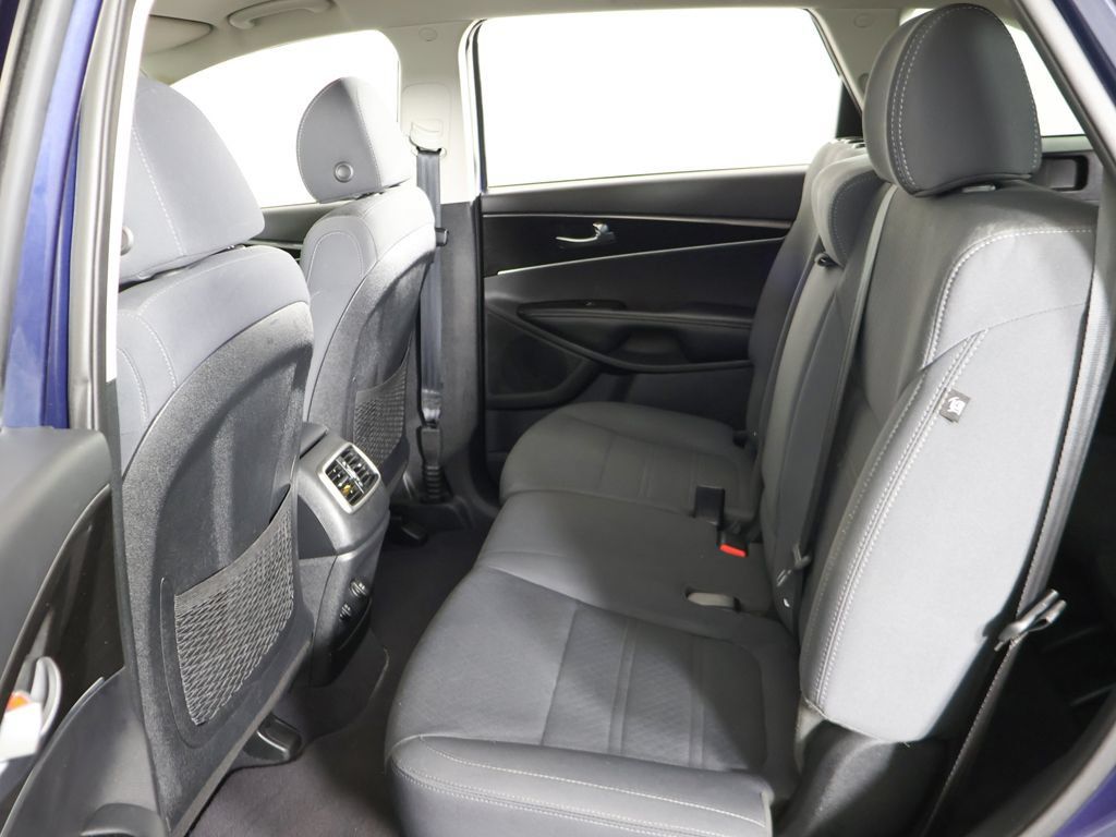 Used 2019 Kia Sorento AWD w/ LX Convenience Package image 32