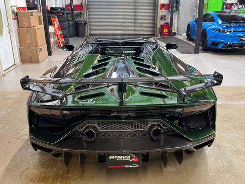 Used 2021 Lamborghini Aventador SVJ AWD/4WD image 10