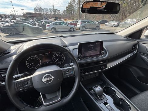 Used 2025 Nissan Rogue SV image 35