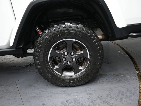 Used 2020 Jeep Gladiator Rubicon w/ Cold Weather Group AWD/4WD image 15
