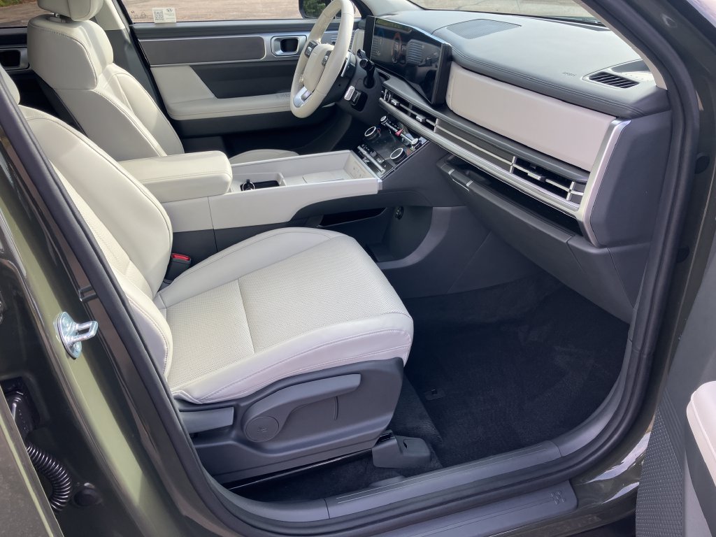 Used 2026 Hyundai Santa Fe SEL AWD/4WD image 19