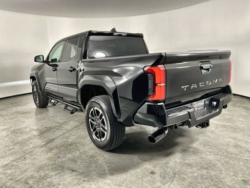 Used 2025 Toyota Tacoma TRD Sport image 6