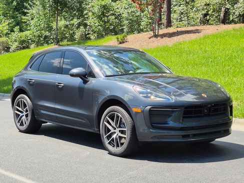 Certified 2026 Porsche Macan AWD/4WD image 31