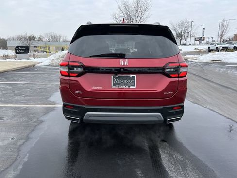 Used 2023 Honda Pilot Elite image 4