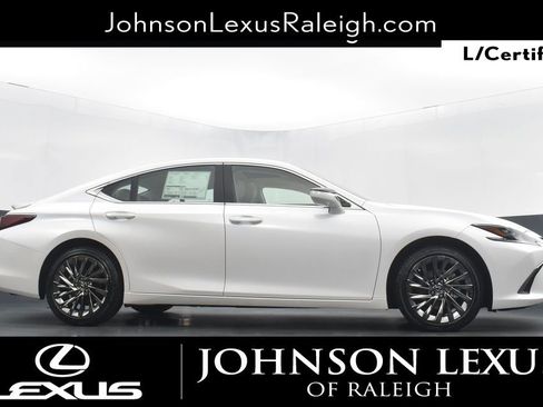 Certified 2025 Lexus ES 300h Ultra Luxury w/ Accessory Package (Z2) image 16