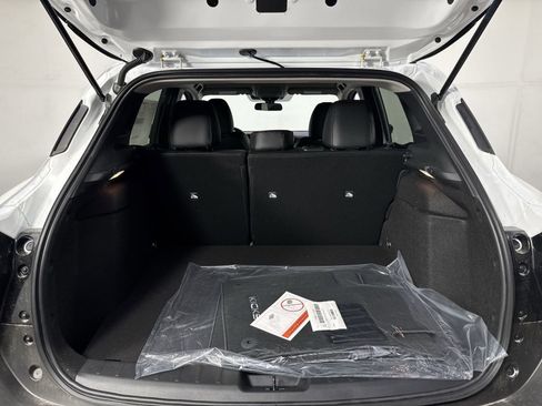 New 2025 Nissan Kicks SR image 32