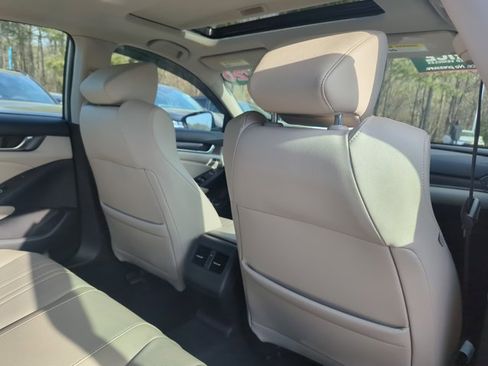 Used 2020 Honda Accord Touring image 25
