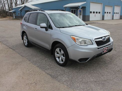 Used 2016 Subaru Forester 2.5i Premium w/ All-Weather Package image 4