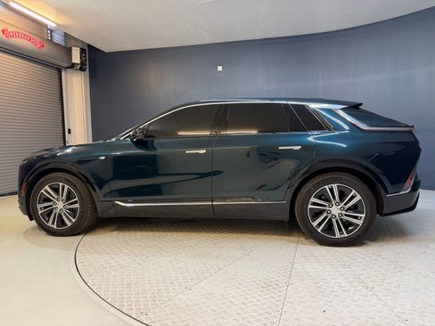 Certified 2024 Cadillac Lyriq Luxury AWD/4WD image 2