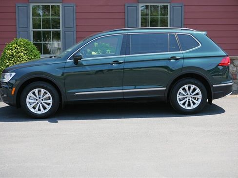 Used 2018 Volkswagen Tiguan SE AWD/4WD image 4