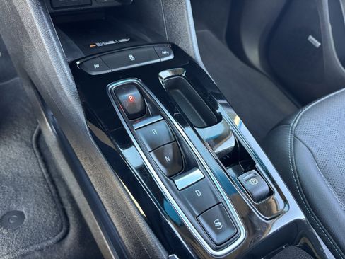 Used 2022 Chevrolet Bolt LT w/ Infotainment Package image 23