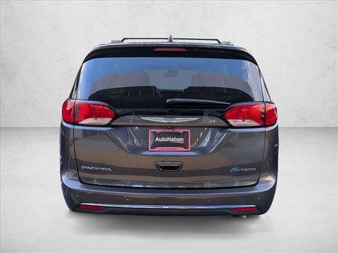Used 2018 Chrysler Pacifica Limited w/ Advanced Safetytec Group image 6