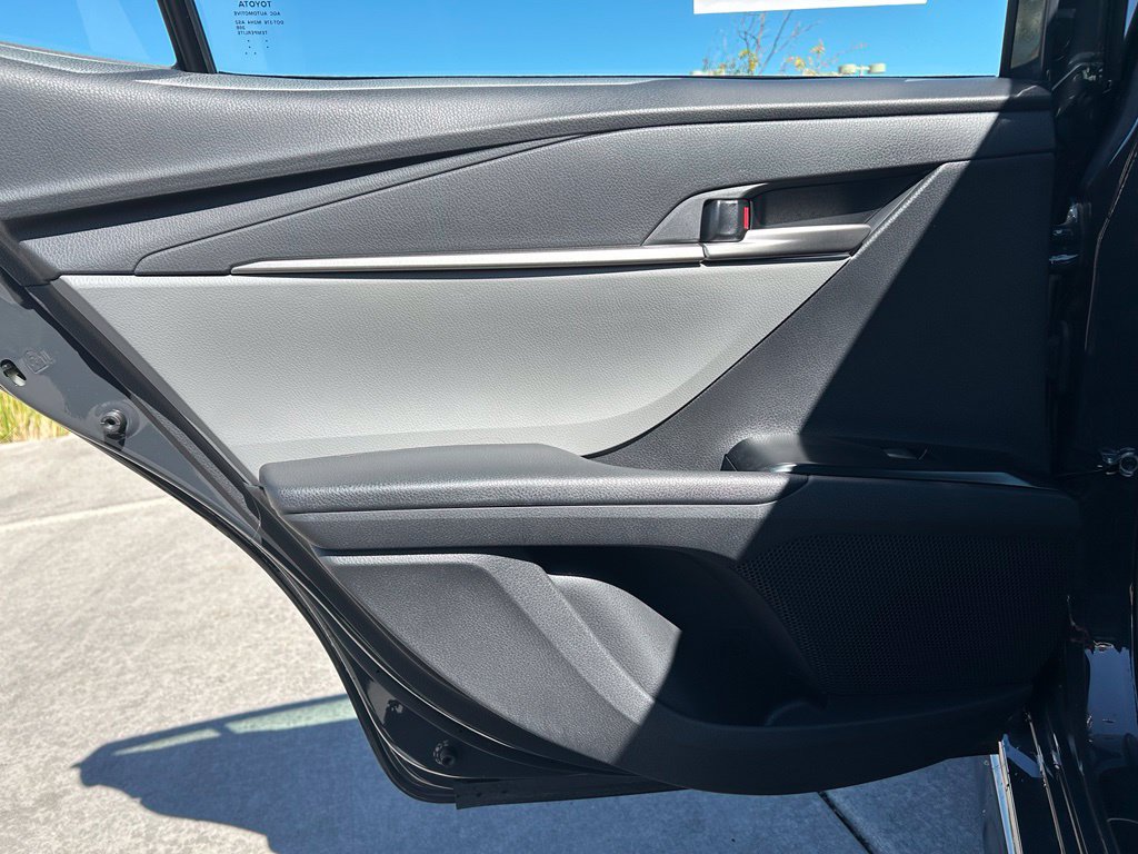 Used 2025 Toyota Camry SE AWD/4WD image 25