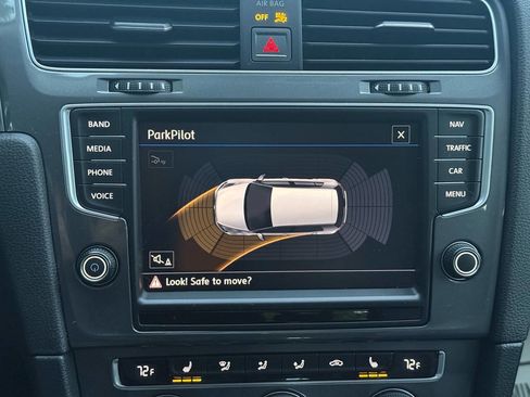 Used 2016 Volkswagen e-Golf SEL Premium w/ Driver Assistance Package image 28