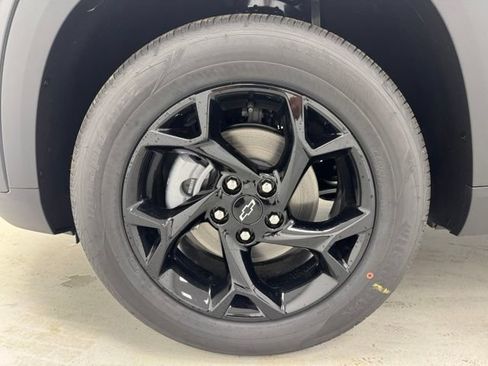 New 2026 Chevrolet Trax LT w/ Driver Confidence Package FWD image 37