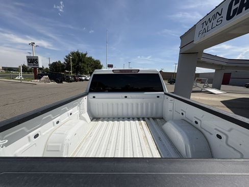 Used 2019 Chevrolet Silverado 1500 LTZ w/ Z71 Off-Road Package AWD/4WD image 32