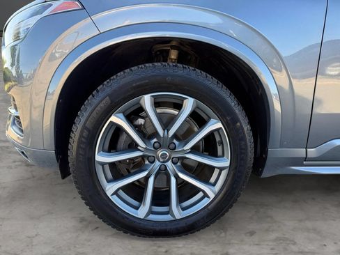 Used 2019 Volvo XC90 T5 Momentum w/ Multimedia Package AWD/4WD image 42