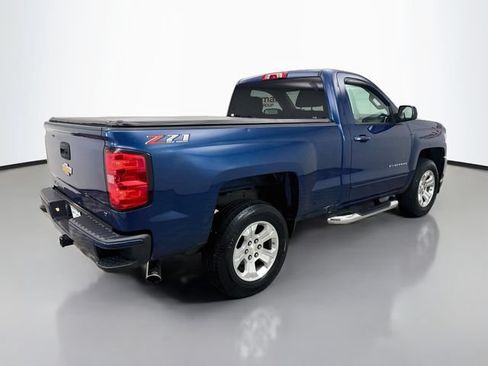 Used 2018 Chevrolet Silverado 1500 LT w/ LT Convenience Package AWD/4WD image 7