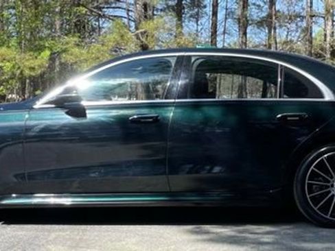 Used 2021 Mercedes-Benz S 580 4MATIC Sedan w/ AMG Line image 4