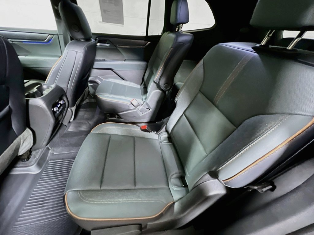 Used 2025 GMC Acadia AT4 w/ LPO, Floor Liner Package AWD/4WD image 21