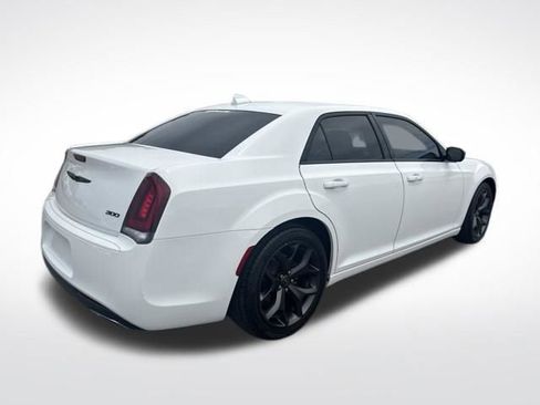 Used 2020 Chrysler 300 Touring w/ Sport Appearance Package RWD image 4