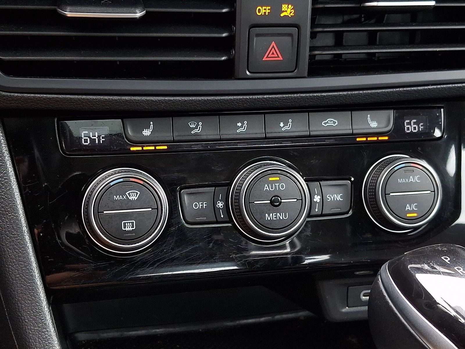 Used 2024 Volkswagen Jetta SE FWD image 16