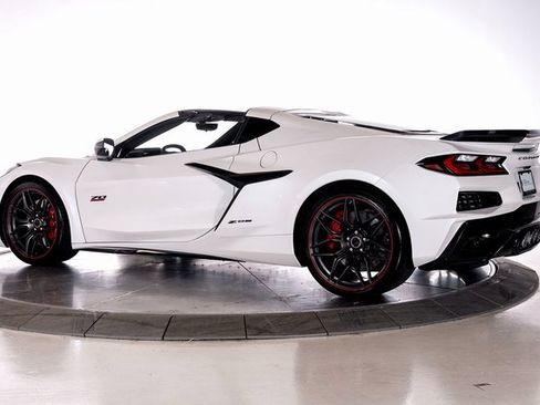 Used 2023 Chevrolet Corvette Z06 image 3