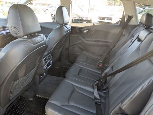 Used 2019 Audi Q7 3.0T Prestige image 18