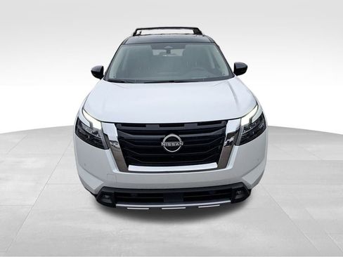 New 2025 Nissan Pathfinder Platinum w/ Cargo Package image 9