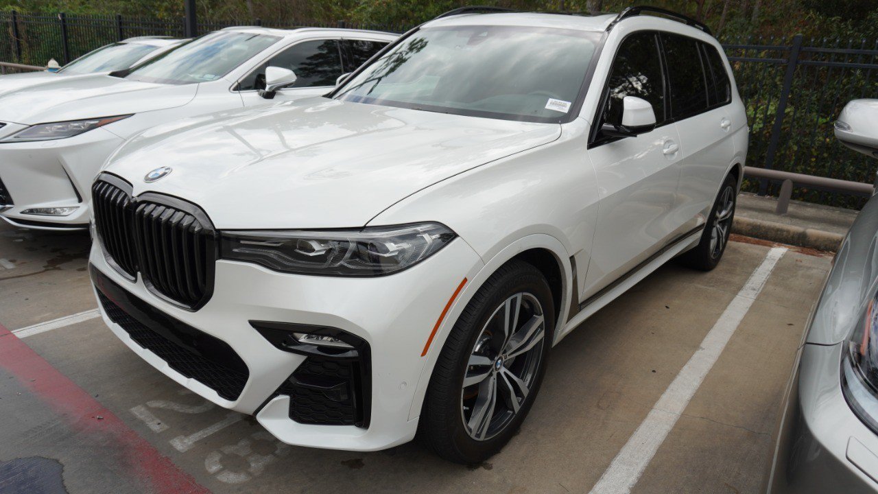 Used 2022 BMW X7 xDrive40i w/ M Sport Package AWD/4WD image 4