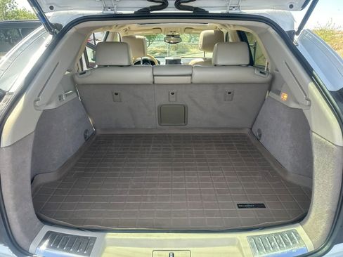 Used 2011 Cadillac SRX Luxury FWD image 19