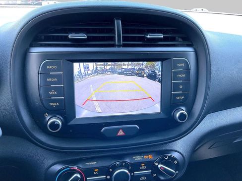 Used 2020 Kia Soul S FWD image 25