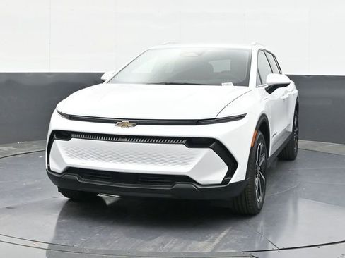 New 2026 Chevrolet Equinox EV LT image 3