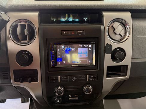 Used 2011 Ford F150 XLT w/ XLT Chrome Pkg image 16