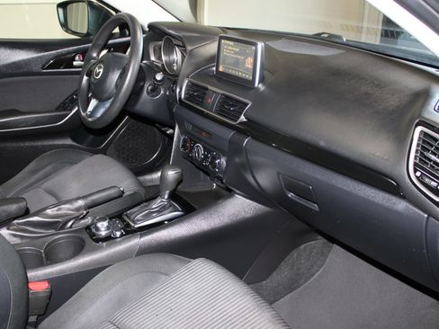 Used 2016 MAZDA MAZDA3 i Sport w/ Preferred Equipment Package FWD image 27
