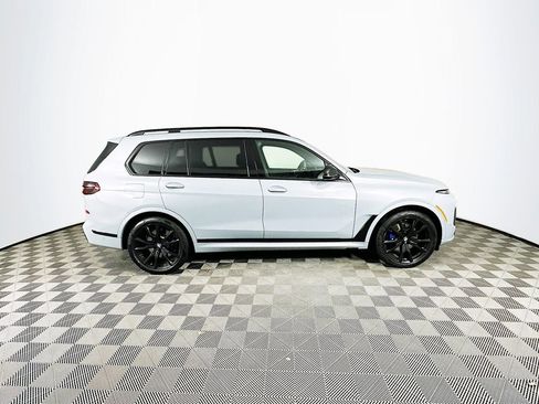 Used 2025 BMW X7 M60i image 10