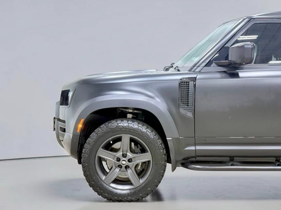 Used 2023 Land Rover Defender 110 V8 AWD/4WD image 14