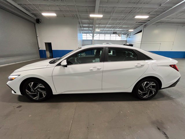 Used 2025 Hyundai Elantra SEL FWD image 6
