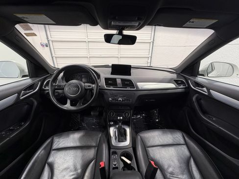 Used 2018 Audi Q3 2.0T Premium w/ Convenience Package AWD/4WD image 32